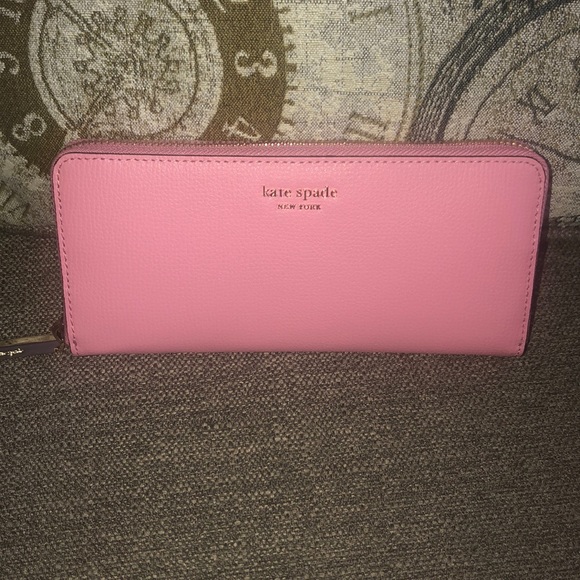 kate spade Handbags - 🎉My Birthday Week SALE🎉KS Continental Wallet
